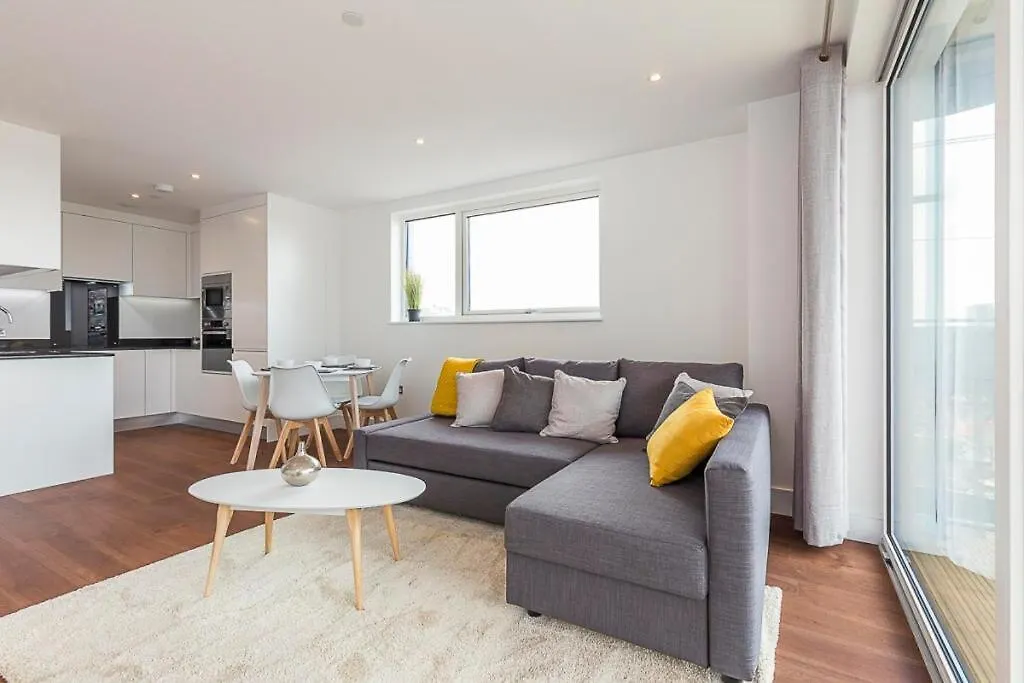 Spacious Flat In London - 5 Mins Walk To Excel Apartmán