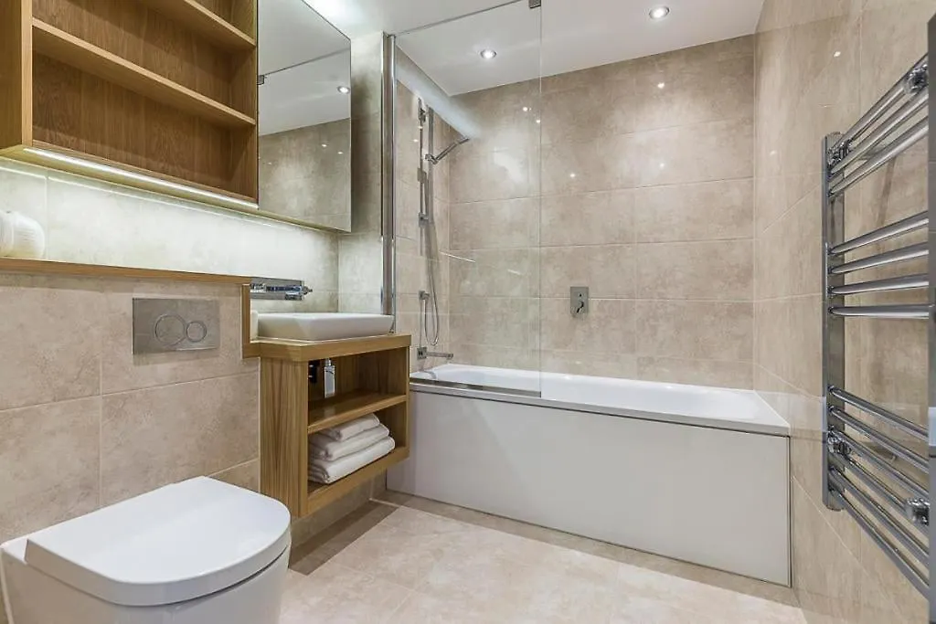 Spacious Flat In London - 5 Mins Walk To Excel Apartmán